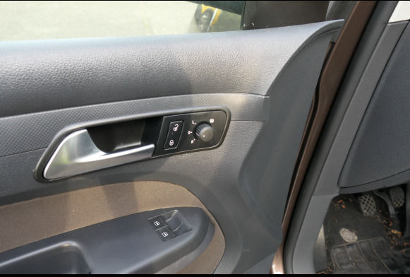 Voiture Volkswagen Caddy (2014-152.805 km) - Osobní auto: obrázek 3 Voiture Volkswagen Caddy (2014-152.805 km) - Osobní auto: obrázek 3