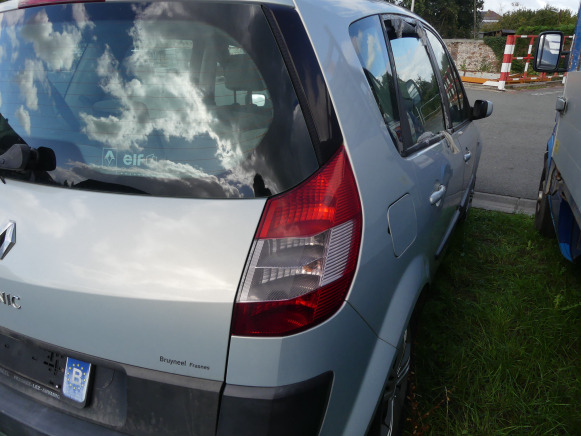 Voiture (saisie sur voirie) Renault Scenic 1.9 DCI - Osobní auto: obrázek 5 Voiture (saisie sur voirie) Renault Scenic 1.9 DCI - Osobní auto: obrázek 5