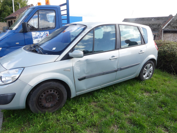 Voiture (saisie sur voirie) Renault Scenic 1.9 DCI - Osobní auto: obrázek 2 Voiture (saisie sur voirie) Renault Scenic 1.9 DCI - Osobní auto: obrázek 2