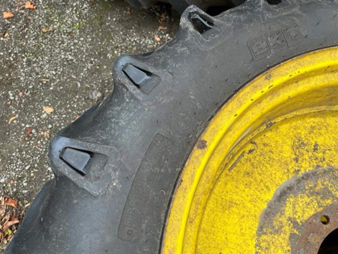 BKT 12.4-32 - Pneumatiky pro Zemědělská technika: obrázek 4 BKT 12.4-32 - Pneumatiky pro Zemědělská technika: obrázek 4