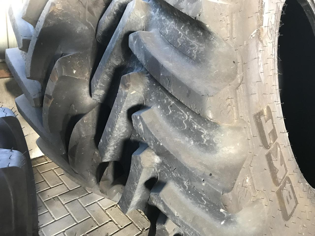 BKT 650/85R42 IF - Pneumatiky pro Zemědělská technika: obrázek 1 BKT 650/85R42 IF - Pneumatiky pro Zemědělská technika: obrázek 1