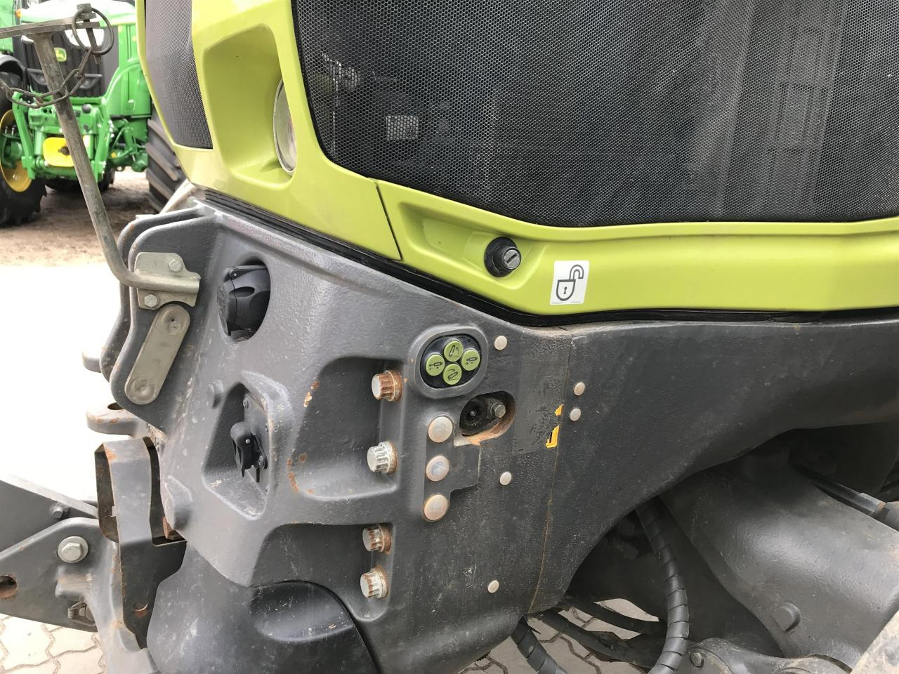 CLAAS Axion 870 - Traktor: obrázek 4 CLAAS Axion 870 - Traktor: obrázek 4