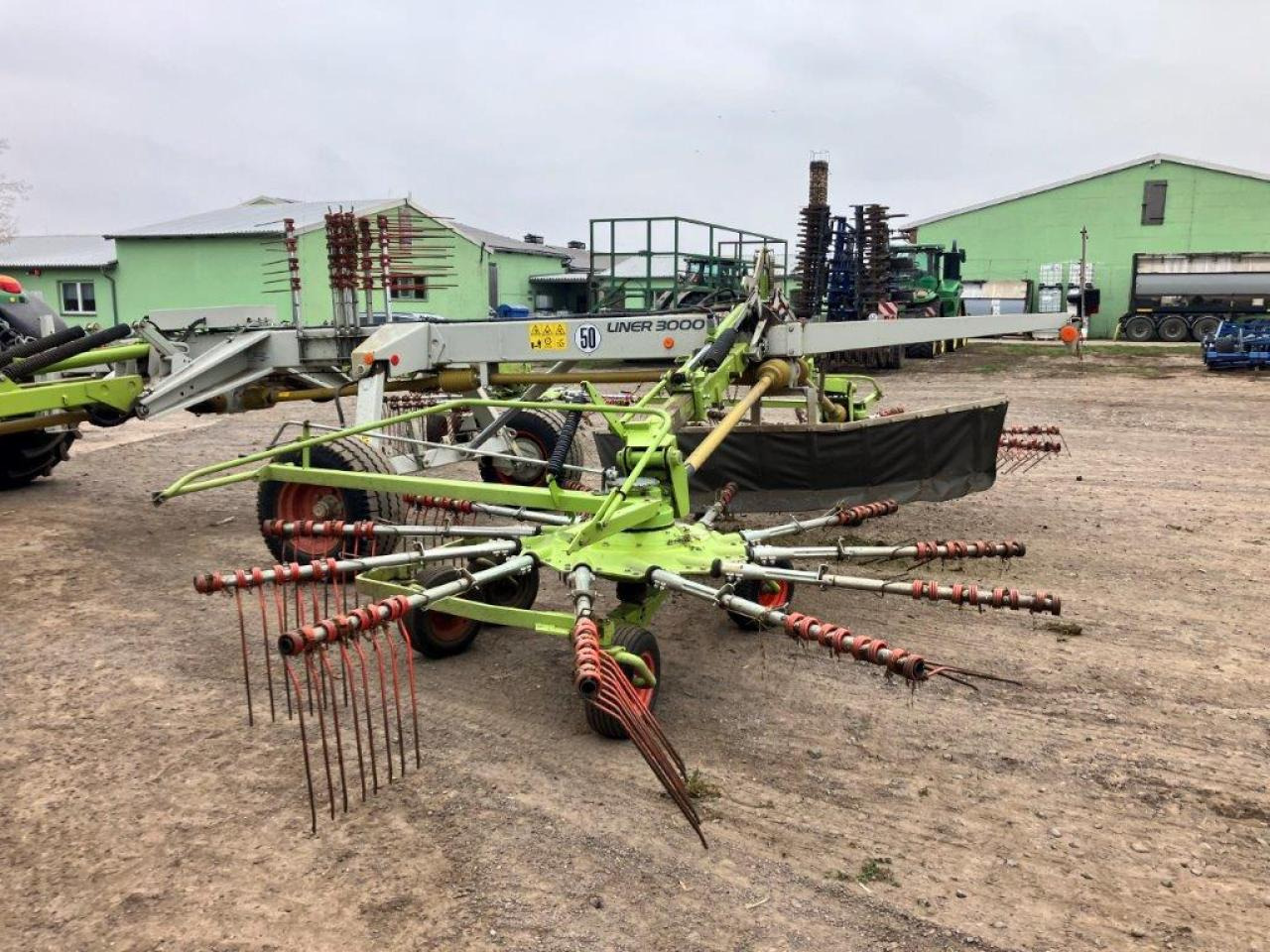 CLAAS Liner 3000 - Obraceč/ Shrnovač: obrázek 5 CLAAS Liner 3000 - Obraceč/ Shrnovač: obrázek 5