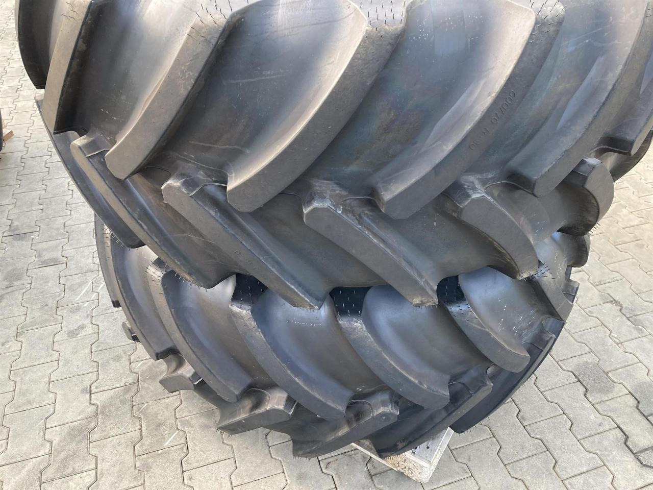 Continental 600/70R30 - Pneumatiky pro Zemědělská technika: obrázek 2 Continental 600/70R30 - Pneumatiky pro Zemědělská technika: obrázek 2