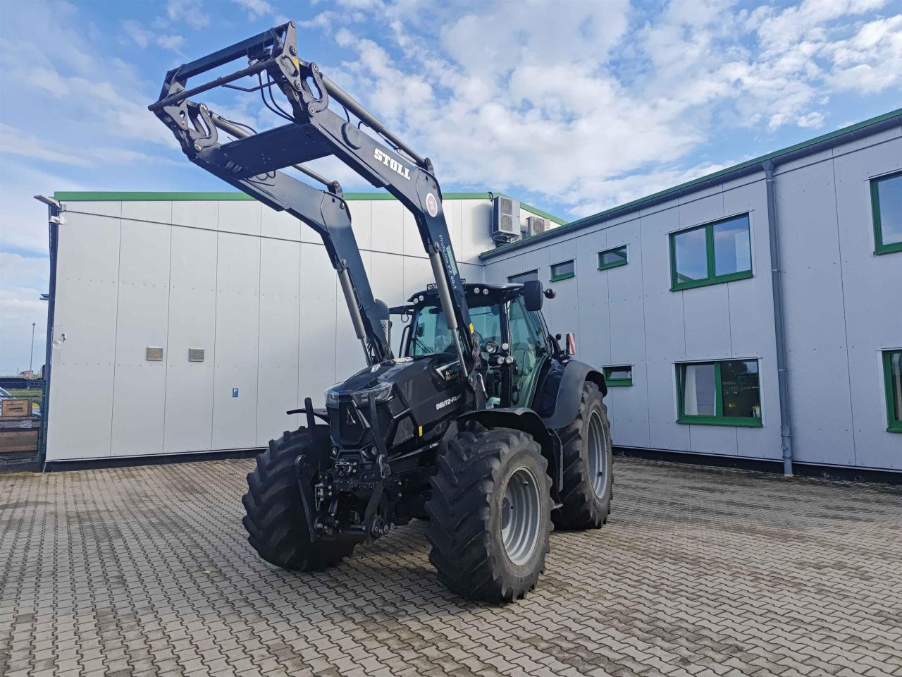Deutz-Fahr 6215 TTV - Traktor: obrázek 3 Deutz-Fahr 6215 TTV - Traktor: obrázek 3