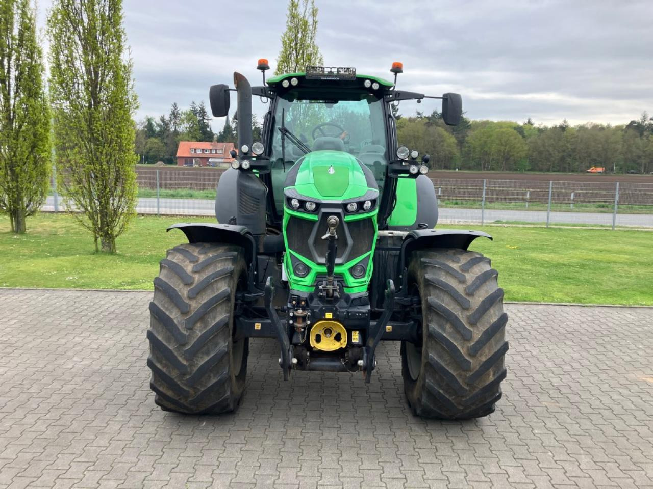 Deutz-Fahr 6215 TTV - Traktor: obrázek 5 Deutz-Fahr 6215 TTV - Traktor: obrázek 5