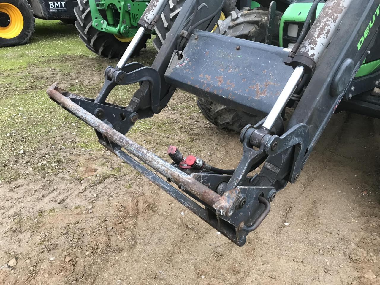 Deutz-Fahr Agrofarm 420 - Traktor: obrázek 4 Deutz-Fahr Agrofarm 420 - Traktor: obrázek 4
