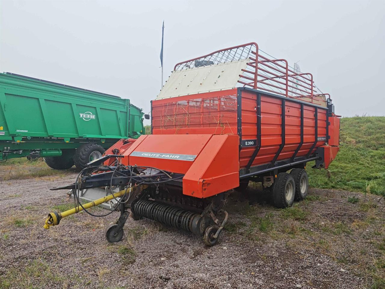 Deutz-Fahr E390 - Samonakládací vůz: obrázek 1 Deutz-Fahr E390 - Samonakládací vůz: obrázek 1