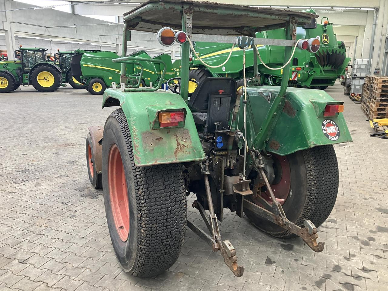 Fendt 104 S Farmer - Traktor: obrázek 3 Fendt 104 S Farmer - Traktor: obrázek 3