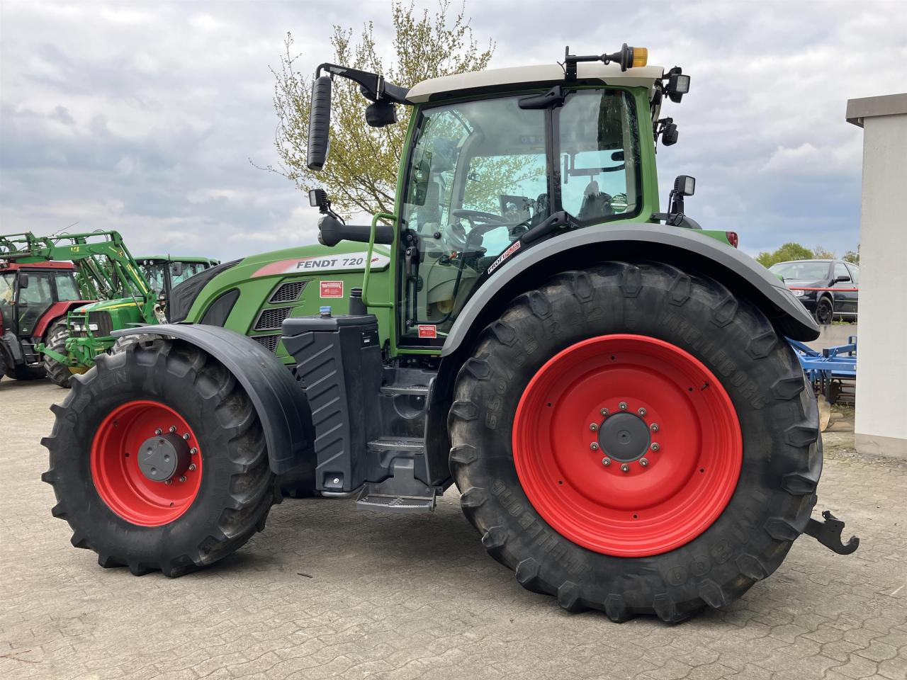 Fendt 724 S4 ProfiPlus - Traktor: obrázek 3 Fendt 724 S4 ProfiPlus - Traktor: obrázek 3