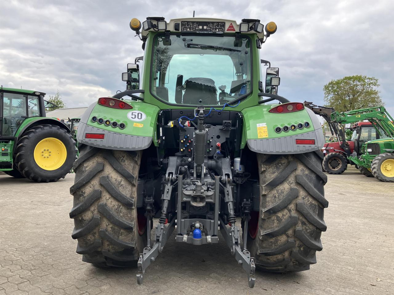 Fendt 724 S4 ProfiPlus - Traktor: obrázek 4 Fendt 724 S4 ProfiPlus - Traktor: obrázek 4