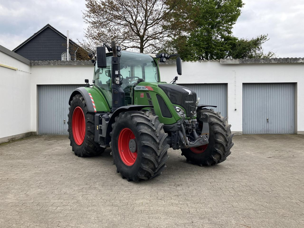 Fendt 724 S4 ProfiPlus - Traktor: obrázek 1 Fendt 724 S4 ProfiPlus - Traktor: obrázek 1