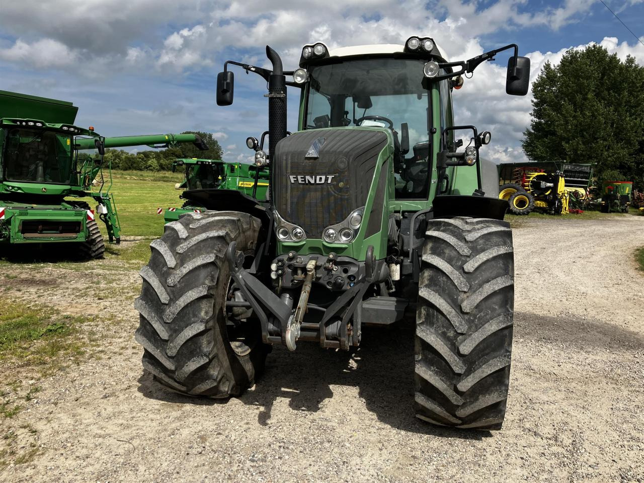 Fendt 828 Vario Profi Plus - Traktor: obrázek 2 Fendt 828 Vario Profi Plus - Traktor: obrázek 2