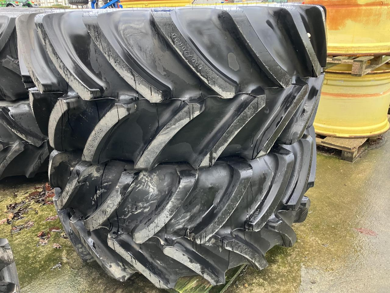 Firestone 600/70R30 - Pneumatiky pro Zemědělská technika: obrázek 1 Firestone 600/70R30 - Pneumatiky pro Zemědělská technika: obrázek 1