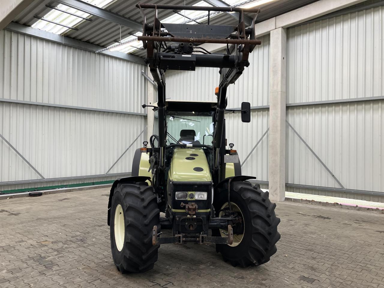 Hürlimann XT 909 - Traktor: obrázek 3 Hürlimann XT 909 - Traktor: obrázek 3