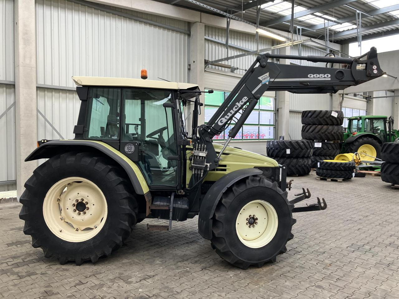 Hürlimann XT 909 - Traktor: obrázek 4 Hürlimann XT 909 - Traktor: obrázek 4