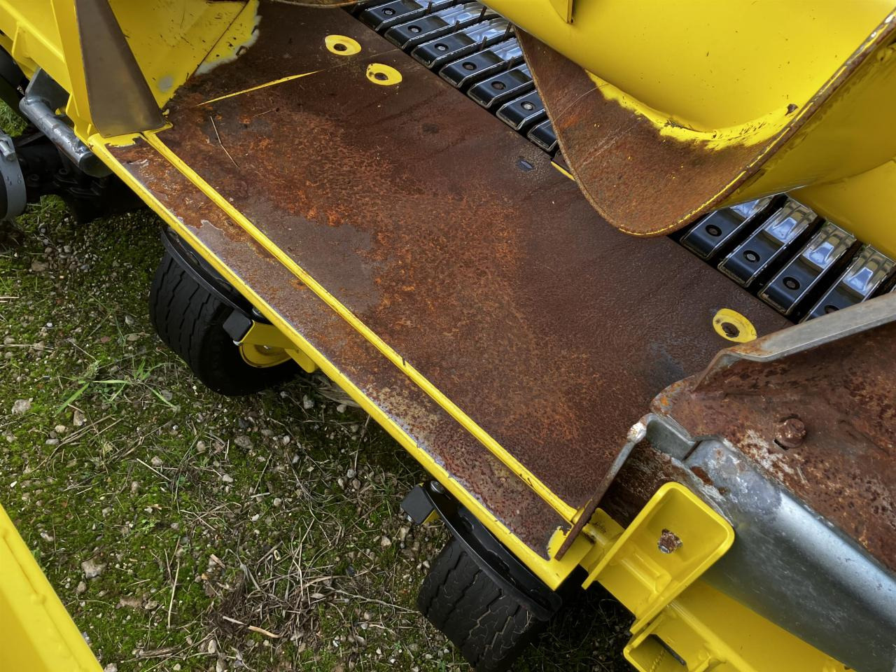 John Deere 30R - Příslušenství pro sklízecí řezačky: obrázek 4 John Deere 30R - Příslušenství pro sklízecí řezačky: obrázek 4