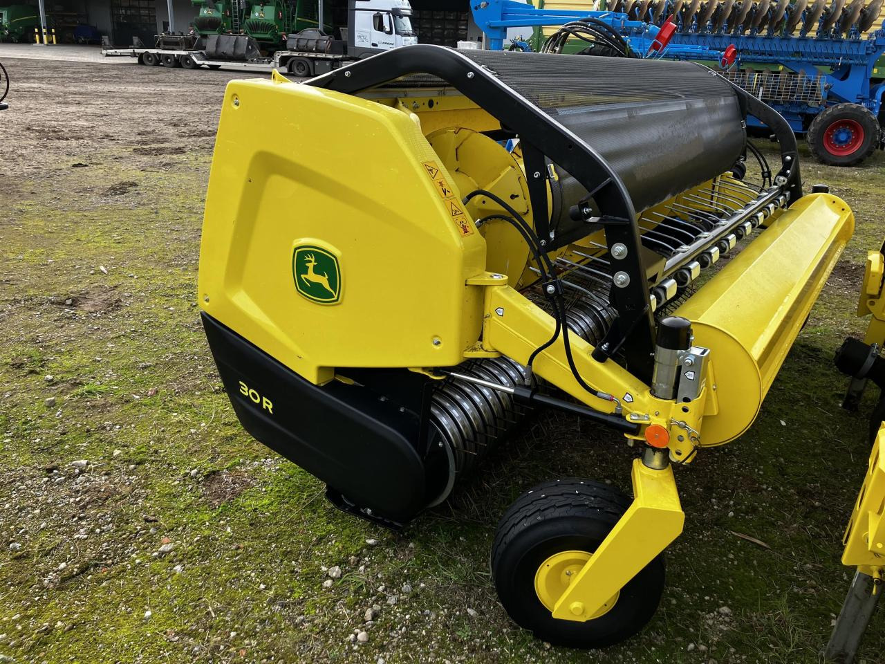 John Deere 30R - Příslušenství pro sklízecí řezačky: obrázek 4 John Deere 30R - Příslušenství pro sklízecí řezačky: obrázek 4