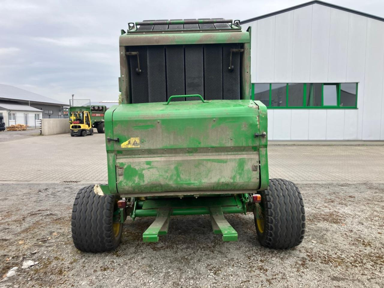 John Deere 550 - Lis na válcové balíky: obrázek 5 John Deere 550 - Lis na válcové balíky: obrázek 5