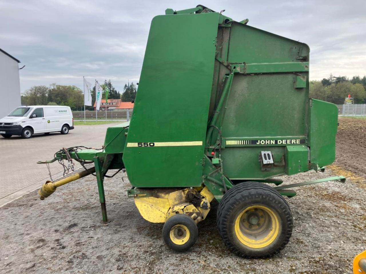 John Deere 550 - Lis na válcové balíky: obrázek 2 John Deere 550 - Lis na válcové balíky: obrázek 2