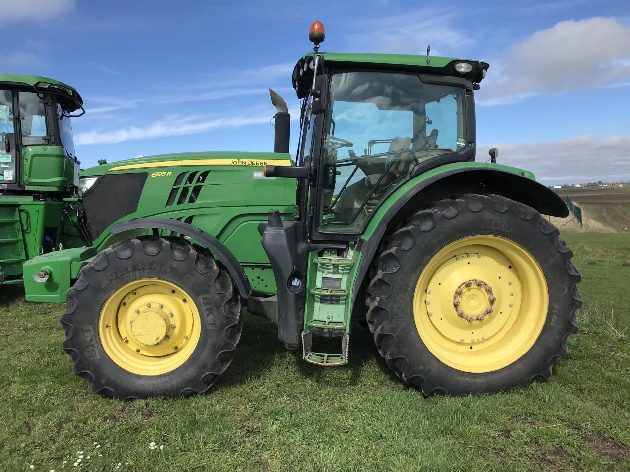 John Deere 6195R - Traktor: obrázek 1 John Deere 6195R - Traktor: obrázek 1