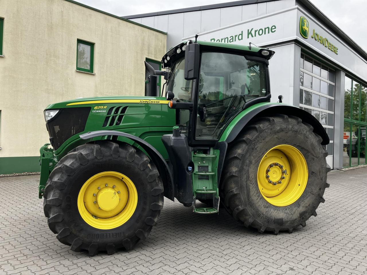 John Deere 6215R - Traktor: obrázek 1 John Deere 6215R - Traktor: obrázek 1