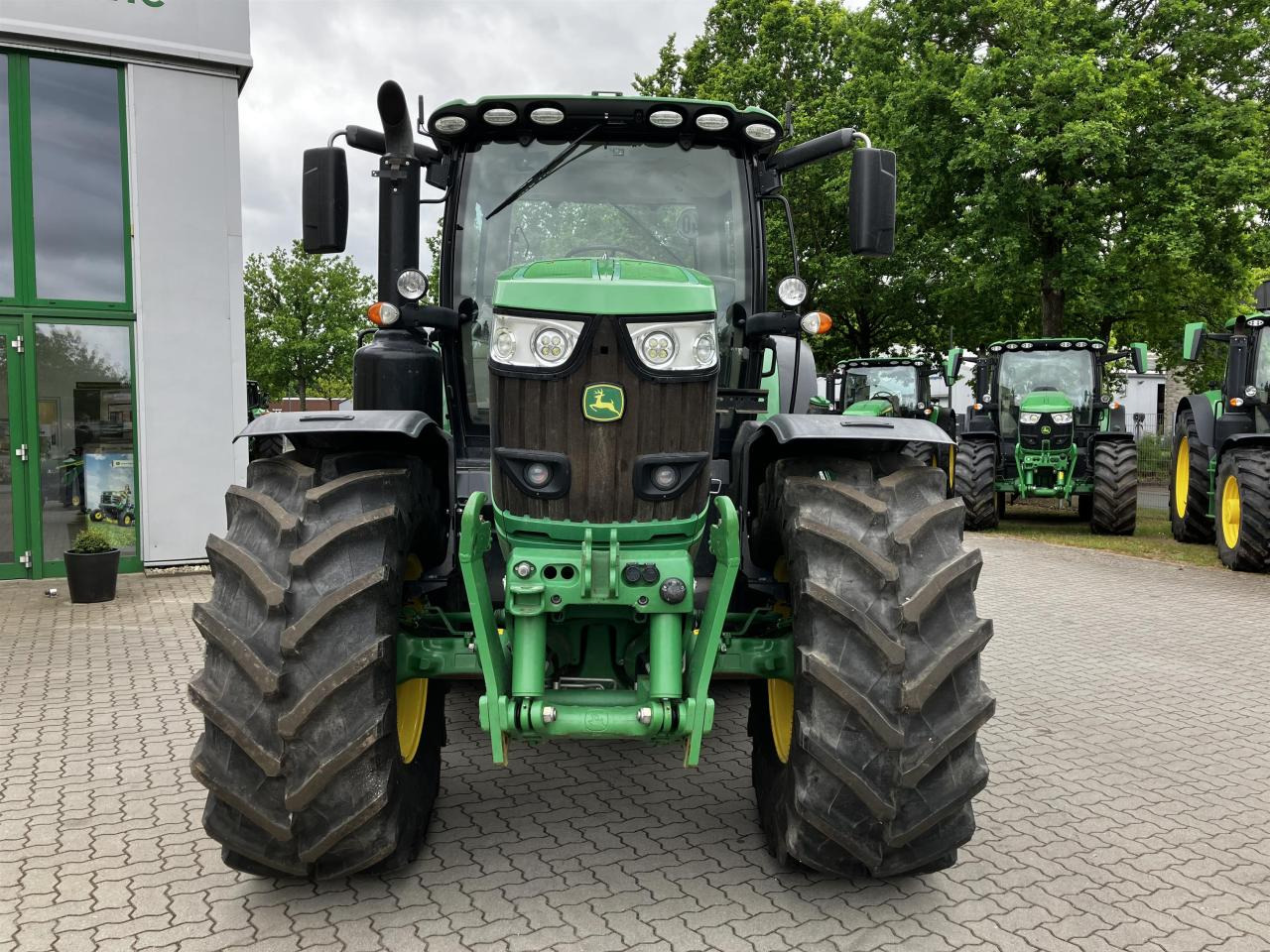 John Deere 6215R - Traktor: obrázek 3 John Deere 6215R - Traktor: obrázek 3