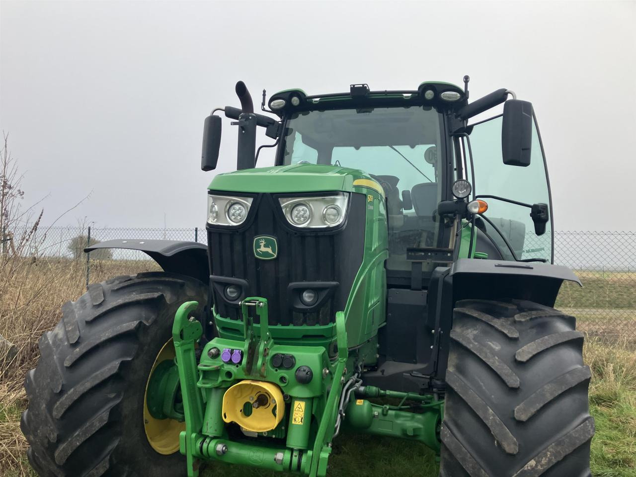 John Deere 6215R - Traktor: obrázek 4 John Deere 6215R - Traktor: obrázek 4