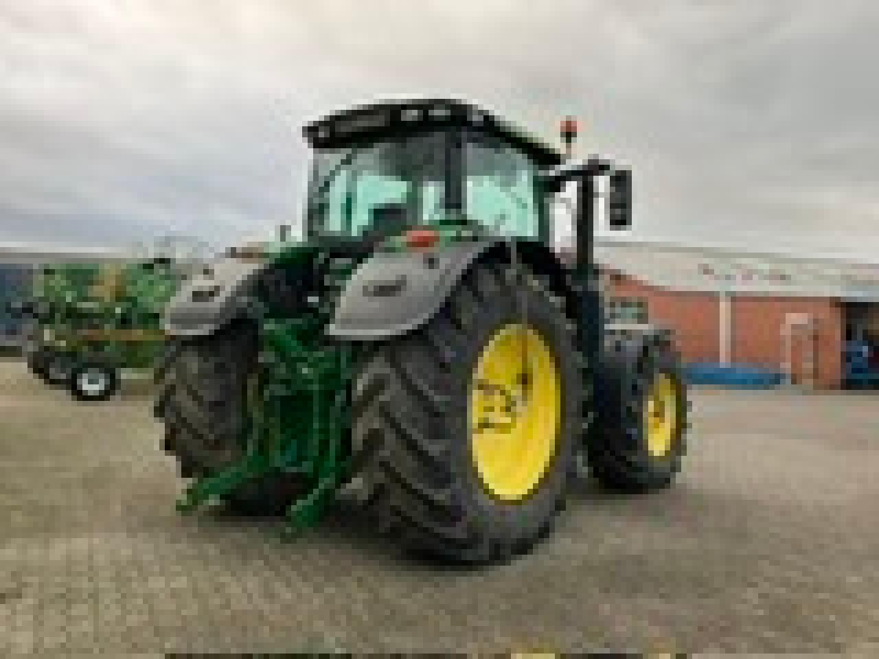John Deere 6215R - Traktor: obrázek 4 John Deere 6215R - Traktor: obrázek 4