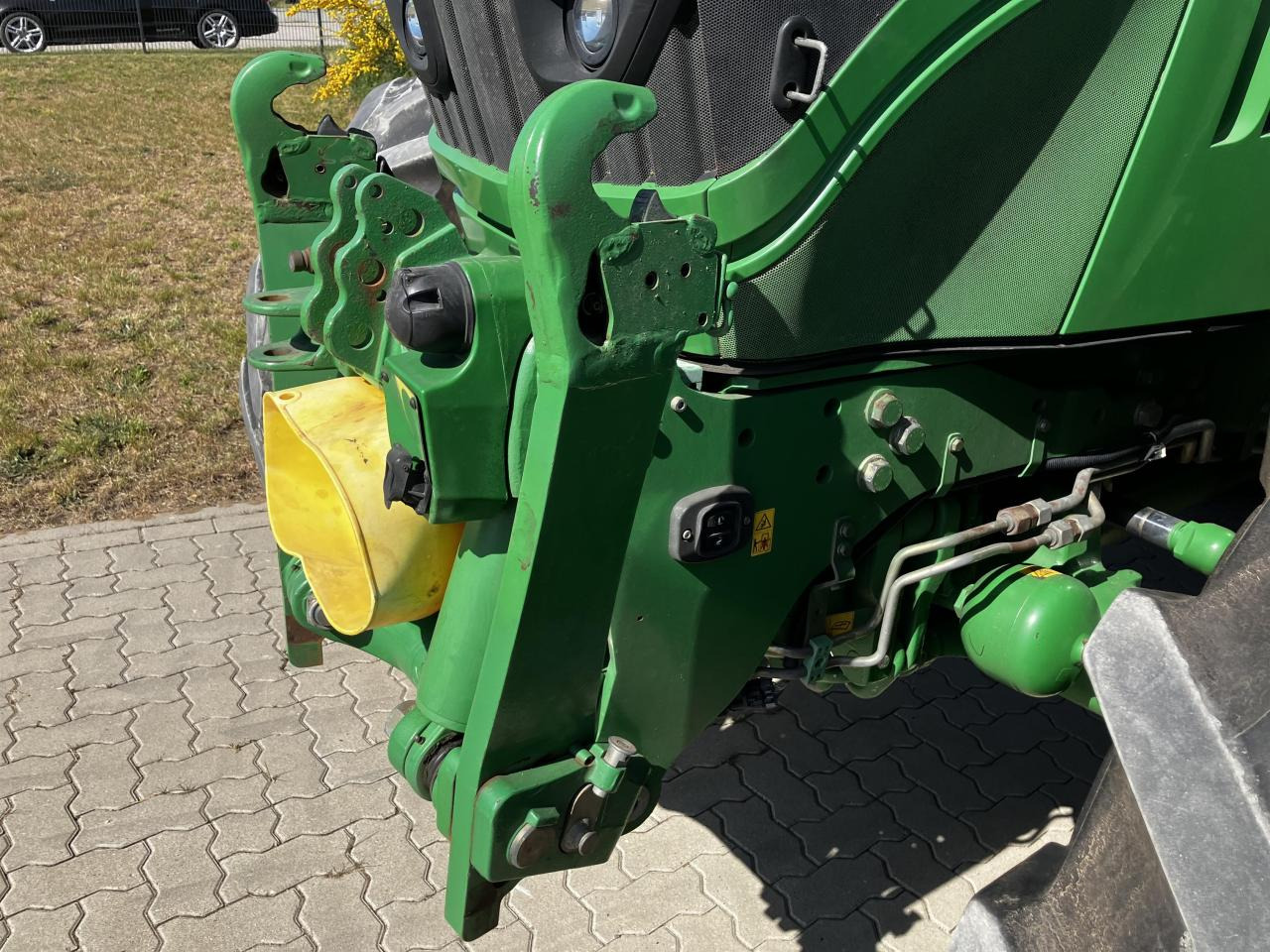 John Deere 6215R - Traktor: obrázek 4 John Deere 6215R - Traktor: obrázek 4