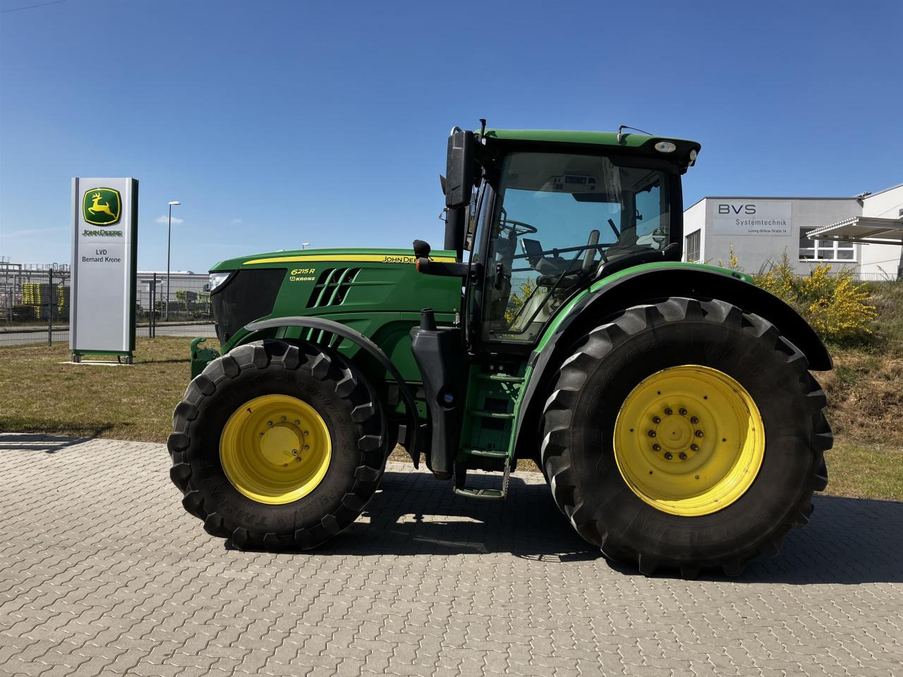 John Deere 6215R - Traktor: obrázek 1 John Deere 6215R - Traktor: obrázek 1