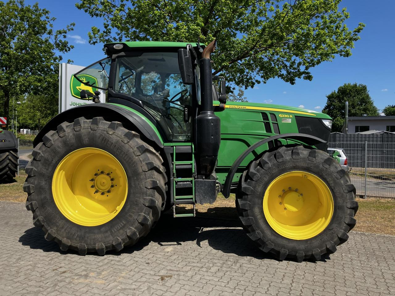 John Deere 6230R - Traktor: obrázek 2 John Deere 6230R - Traktor: obrázek 2