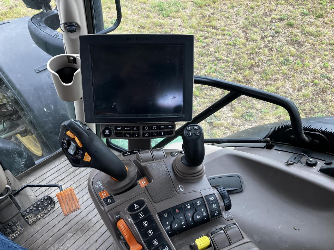 Traktor John Deere 6250R: obrázek 9