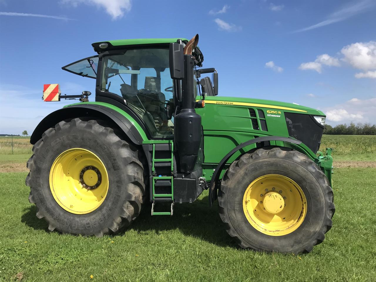 John Deere 6250R - Traktor: obrázek 2 John Deere 6250R - Traktor: obrázek 2