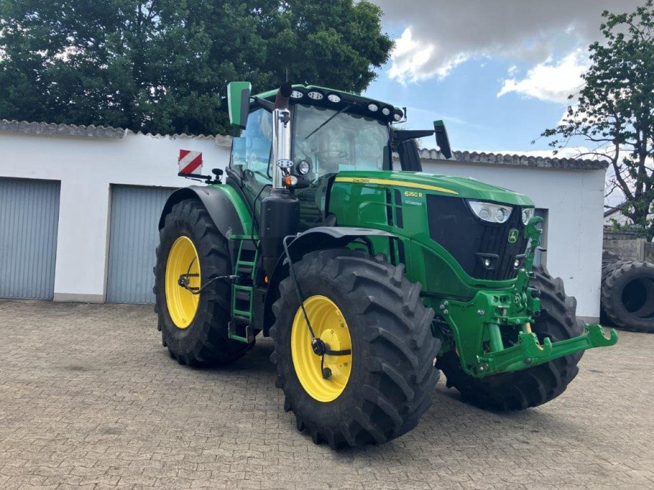 John Deere 6250R - Traktor: obrázek 2 John Deere 6250R - Traktor: obrázek 2