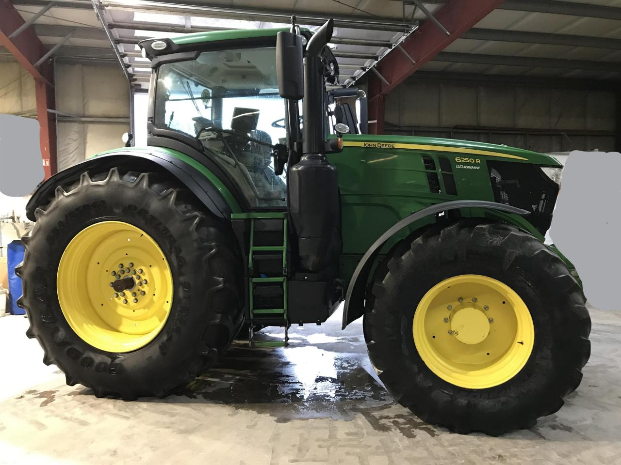 John Deere 6250R - Traktor: obrázek 2 John Deere 6250R - Traktor: obrázek 2
