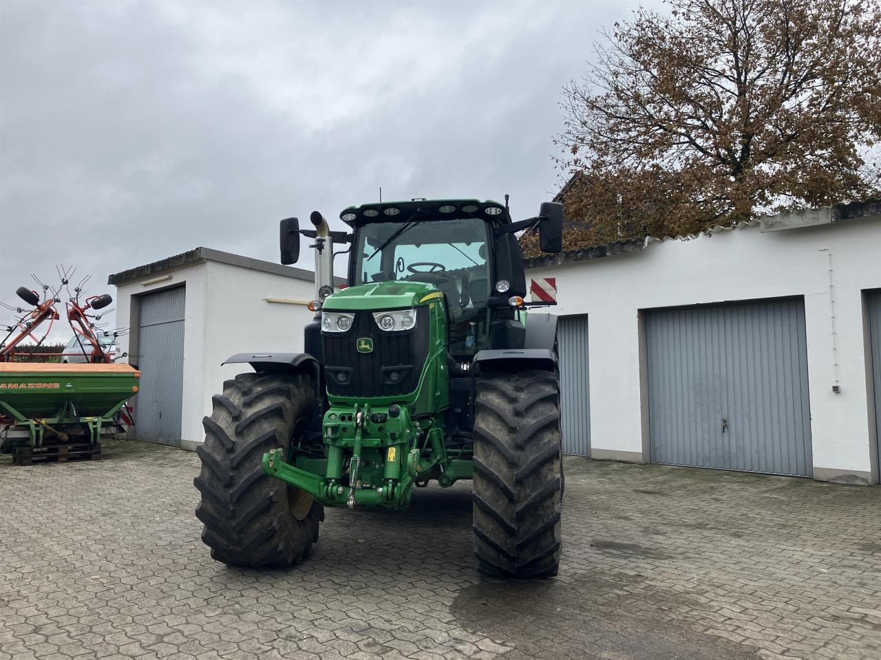 John Deere 6250R - Traktor: obrázek 3 John Deere 6250R - Traktor: obrázek 3