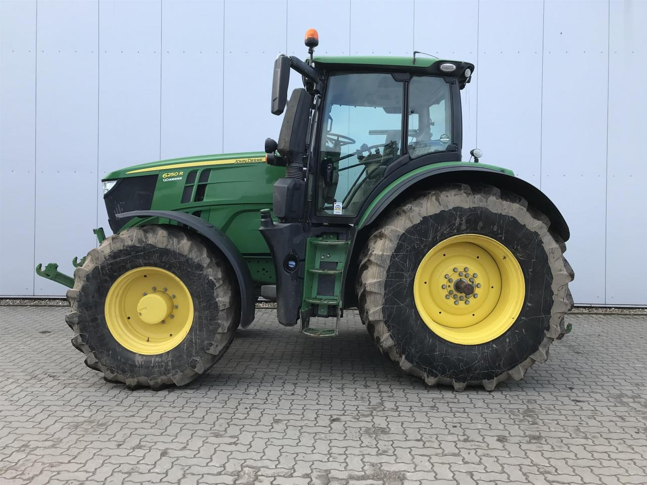 John Deere 6250R - Traktor: obrázek 1 John Deere 6250R - Traktor: obrázek 1