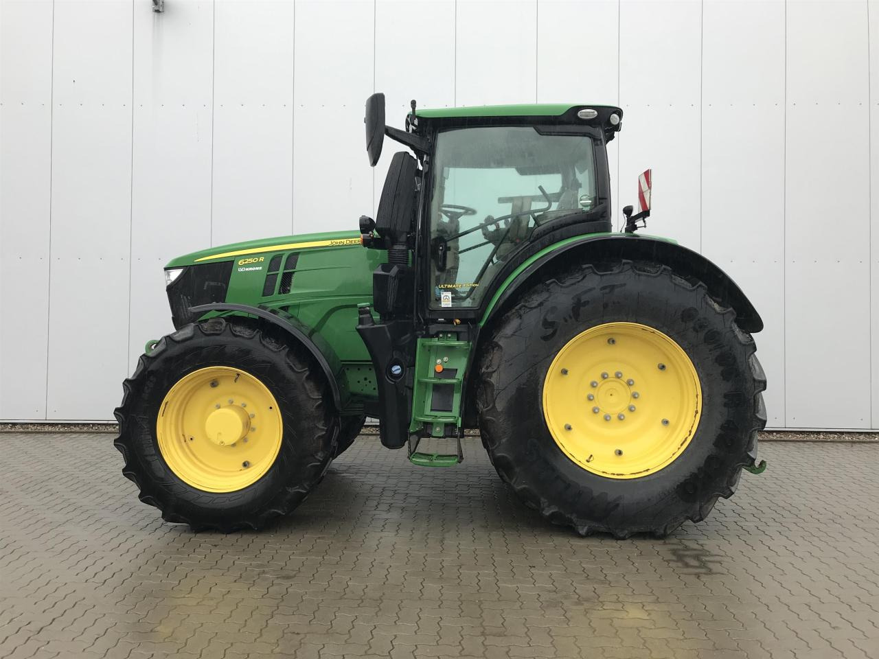 John Deere 6250R - Traktor: obrázek 1 John Deere 6250R - Traktor: obrázek 1