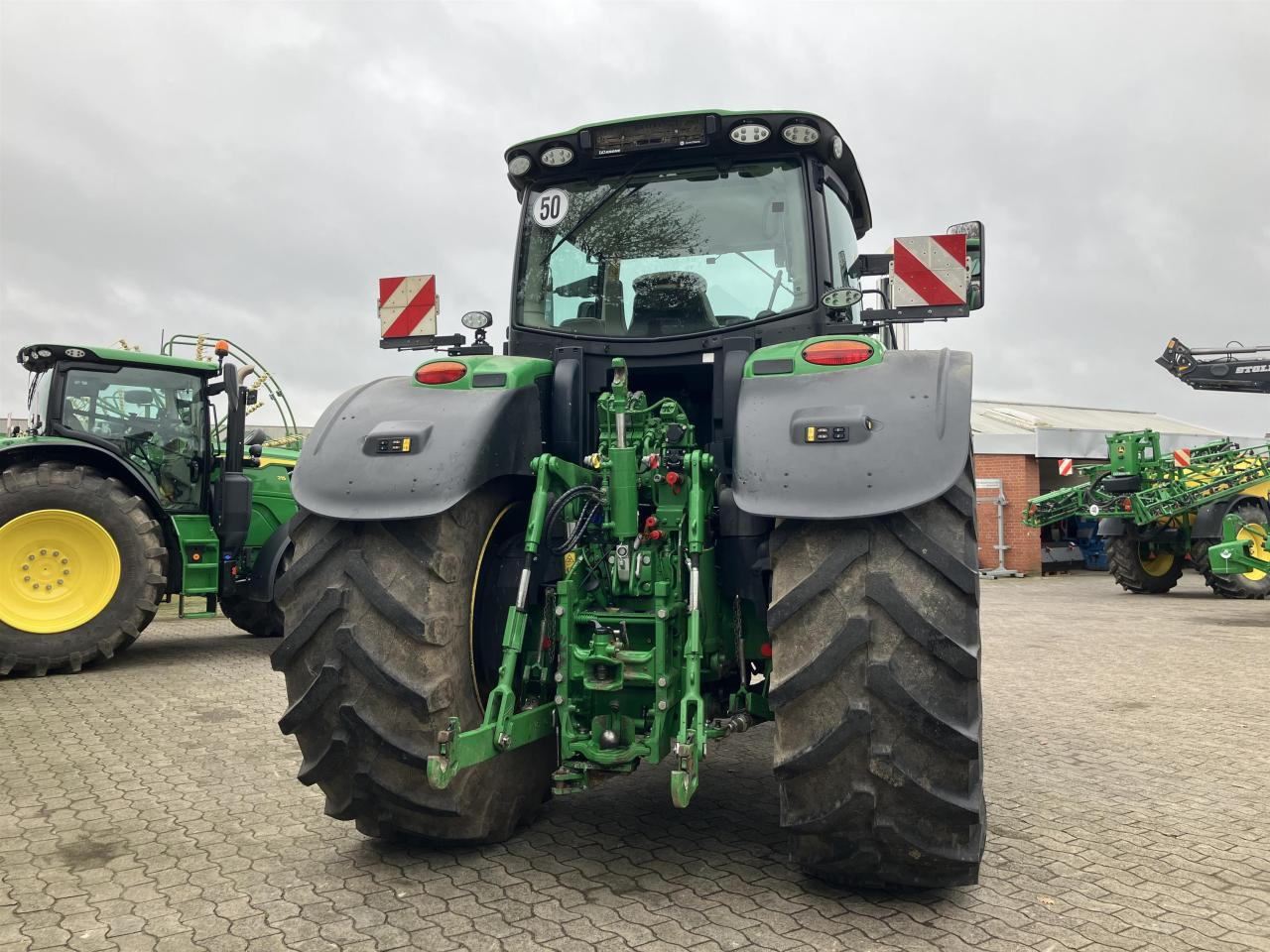 John Deere 6250R - Traktor: obrázek 4 John Deere 6250R - Traktor: obrázek 4