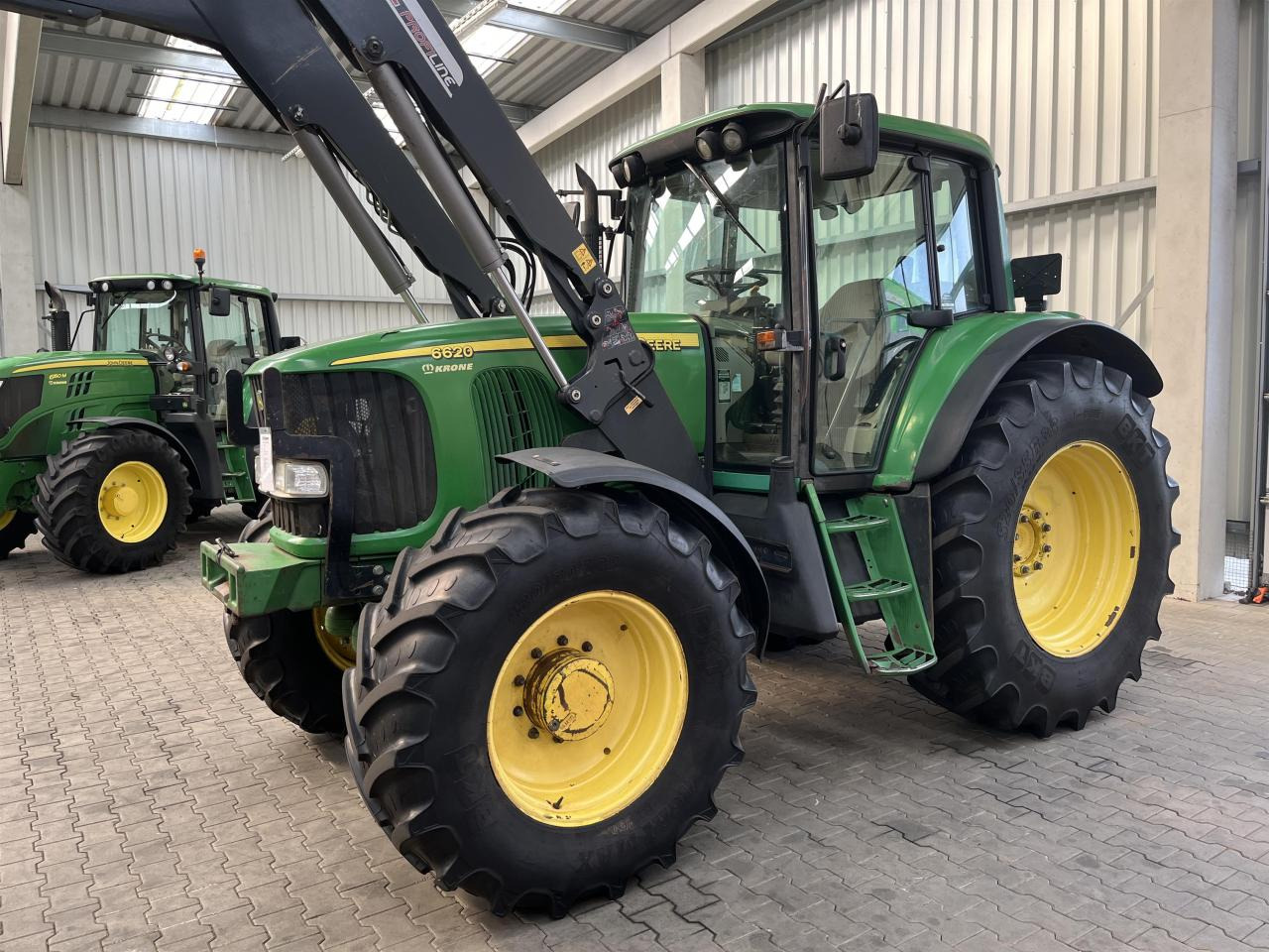 John Deere 6620 PREMIUM - Traktor: obrázek 2 John Deere 6620 PREMIUM - Traktor: obrázek 2