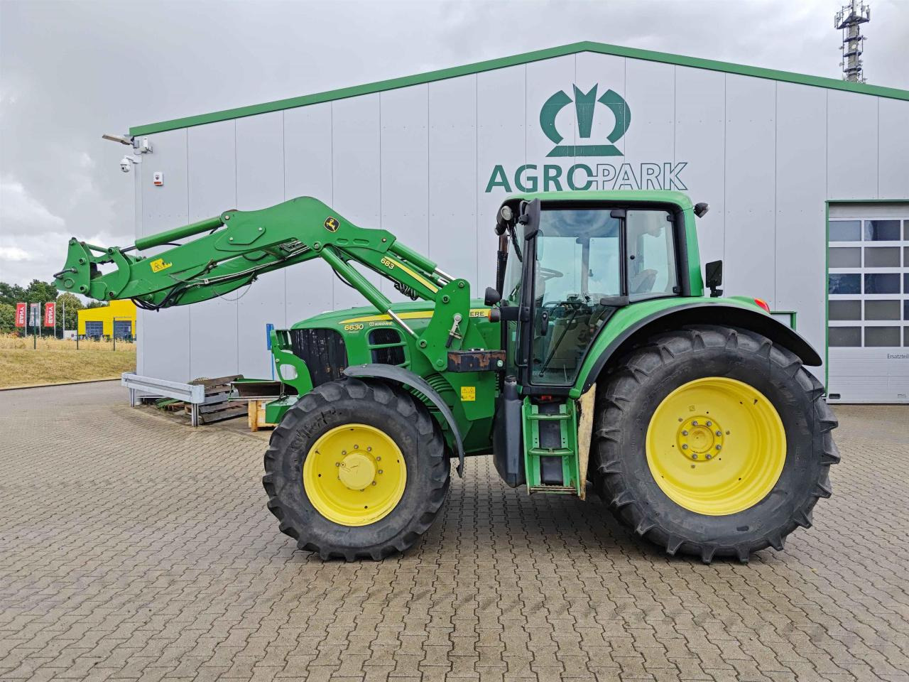 John Deere 6630 PREMIUM - Traktor: obrázek 2 John Deere 6630 PREMIUM - Traktor: obrázek 2