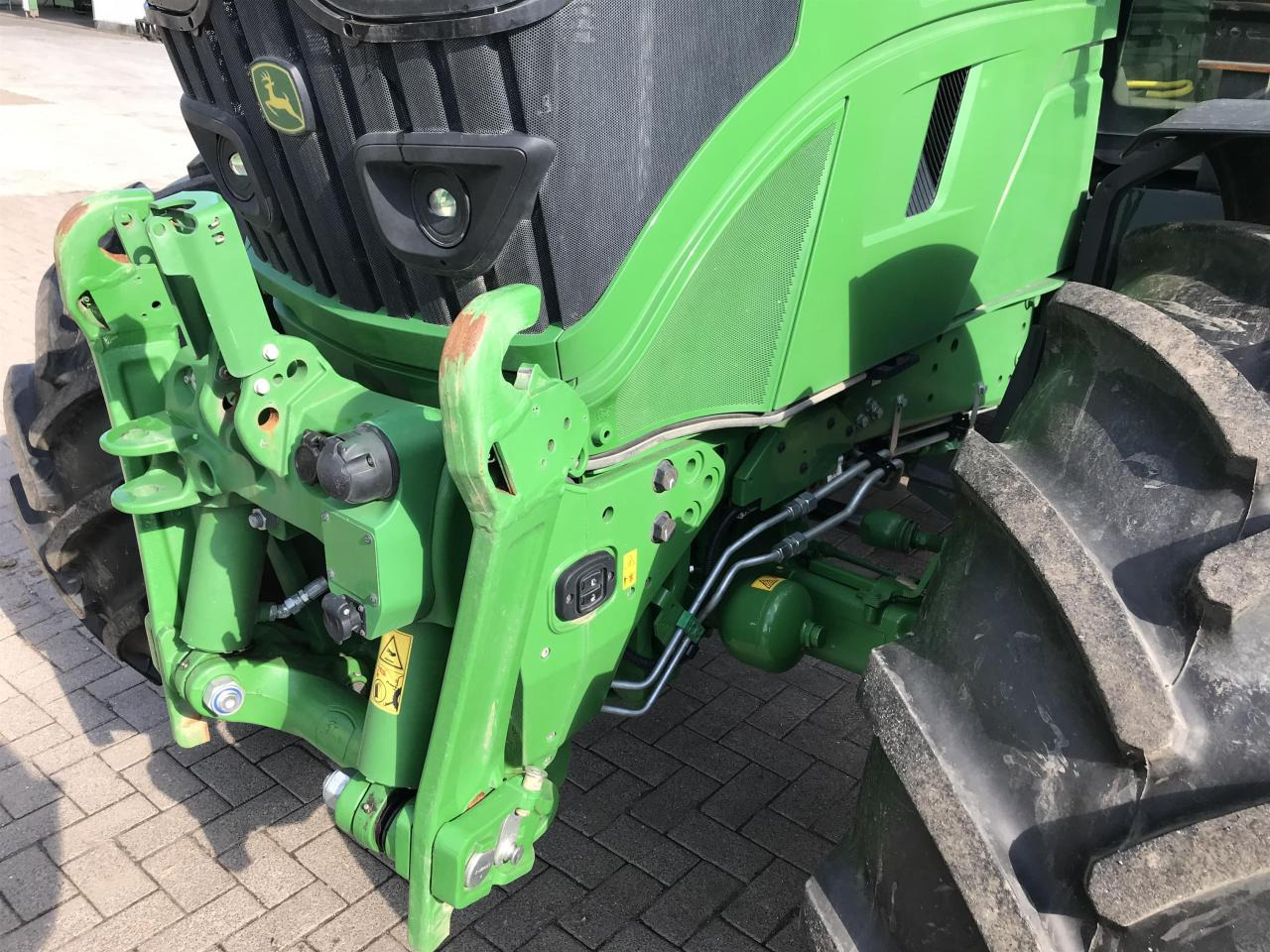John Deere 6R 140 - Traktor: obrázek 4 John Deere 6R 140 - Traktor: obrázek 4