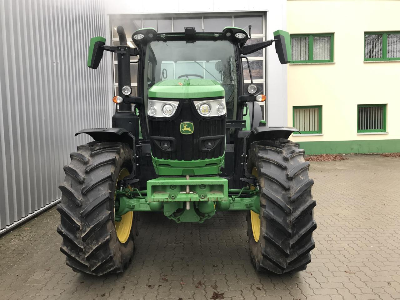 John Deere 6R 155 - Traktor: obrázek 4 John Deere 6R 155 - Traktor: obrázek 4