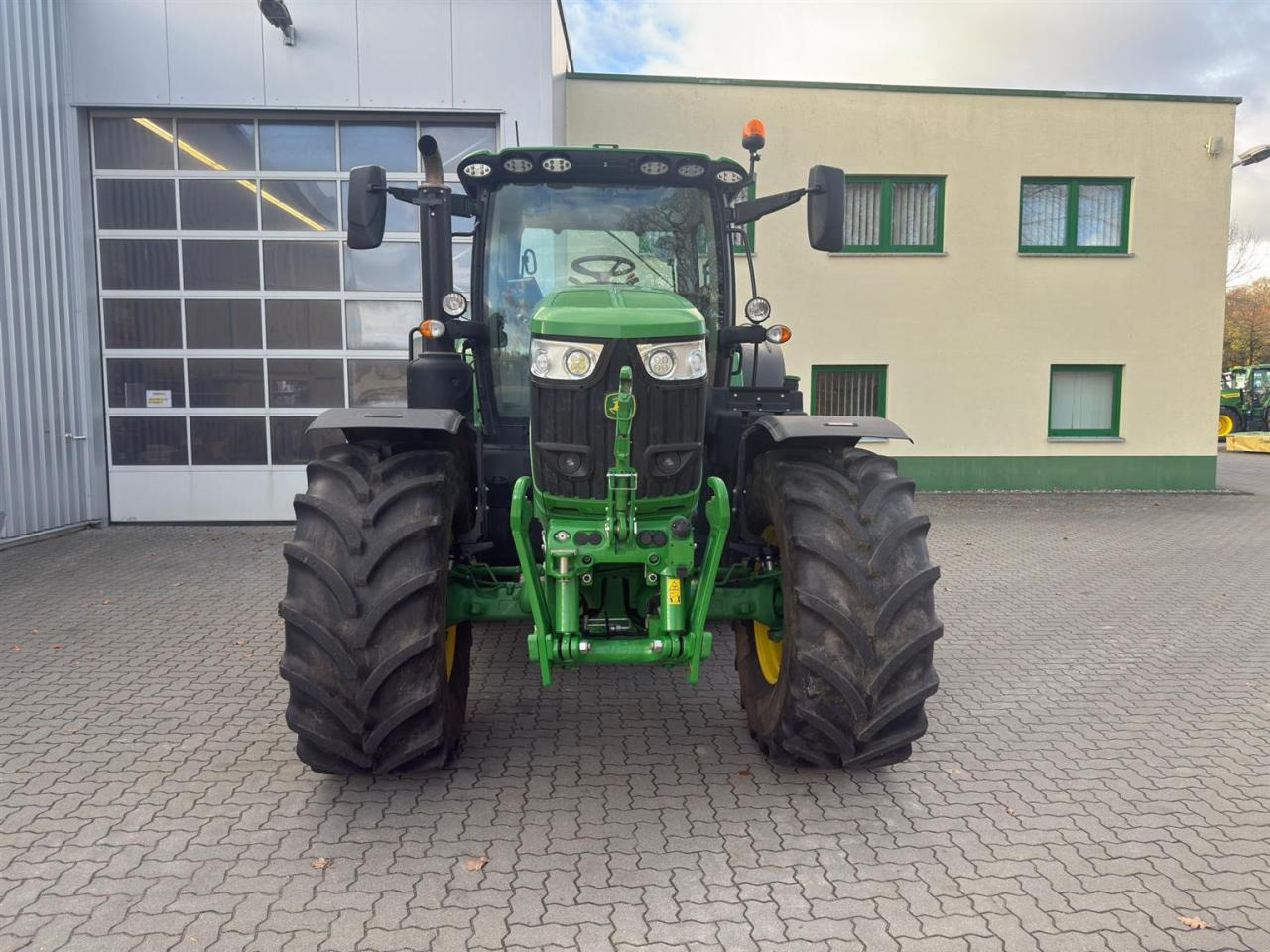 John Deere 6R 175 - Traktor: obrázek 5 John Deere 6R 175 - Traktor: obrázek 5