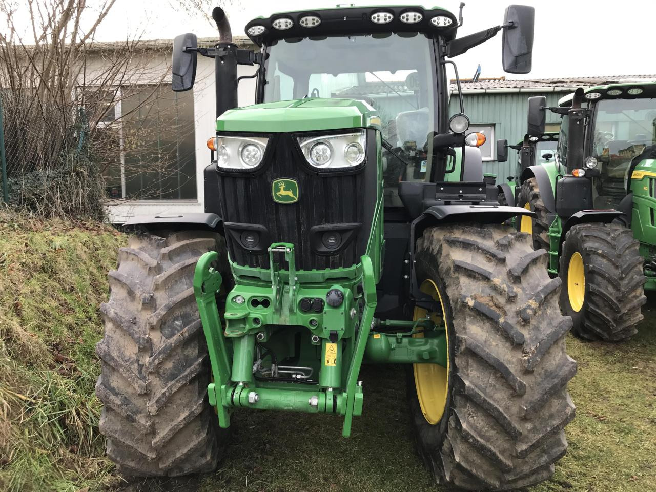 John Deere 6R 175 - Traktor: obrázek 3 John Deere 6R 175 - Traktor: obrázek 3