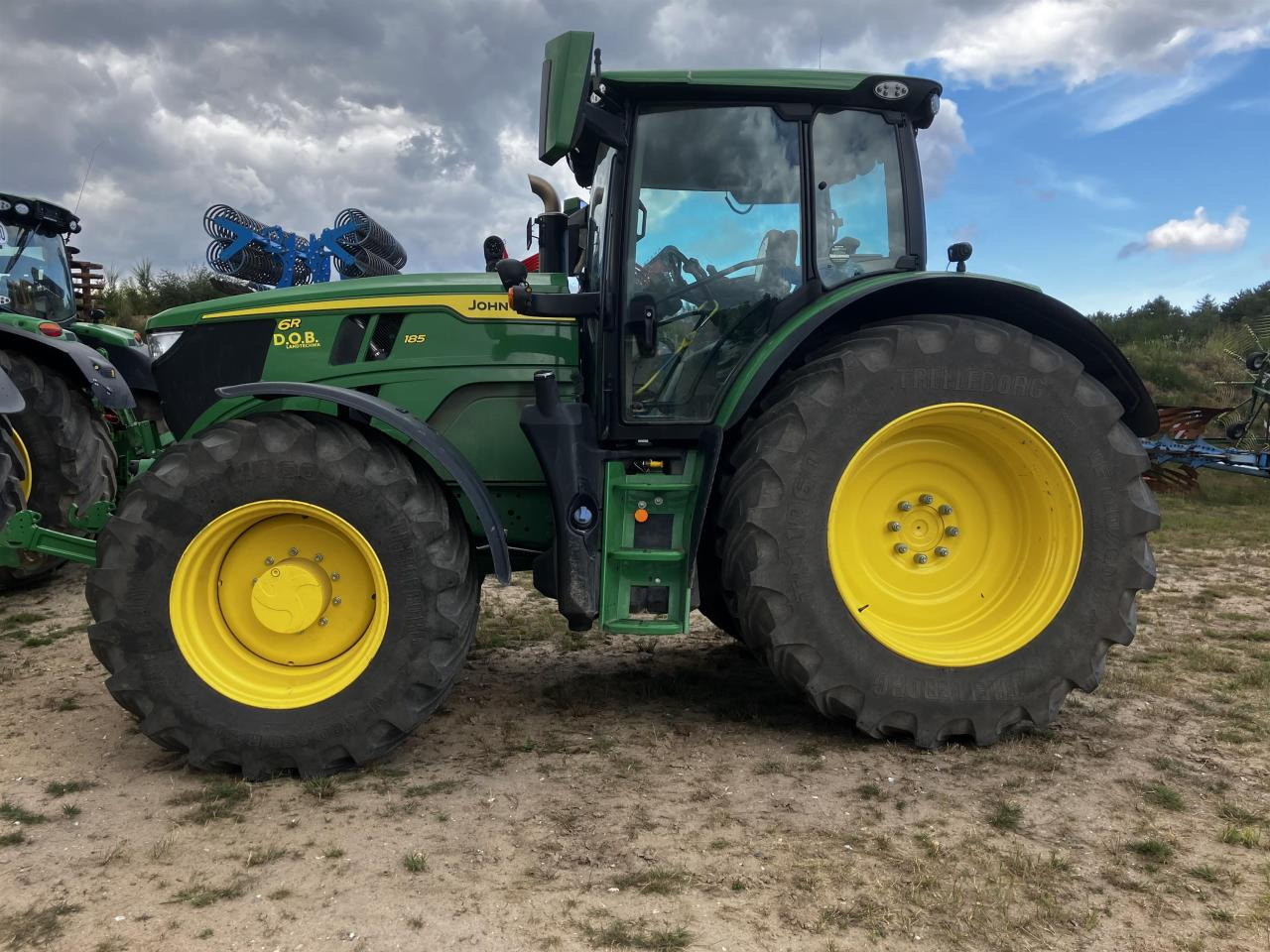 John Deere 6R 185 - Traktor: obrázek 1 John Deere 6R 185 - Traktor: obrázek 1