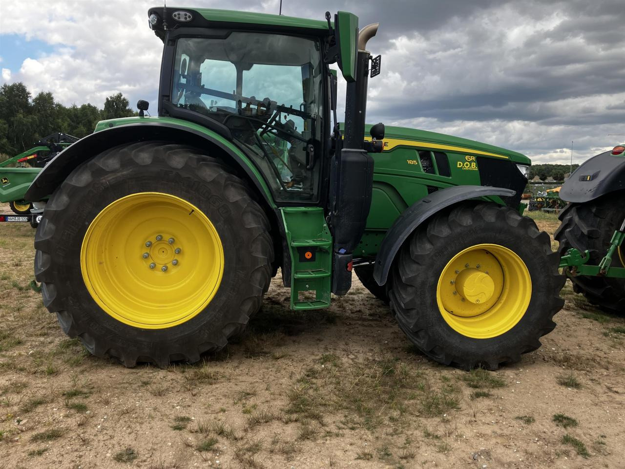 John Deere 6R 185 - Traktor: obrázek 2 John Deere 6R 185 - Traktor: obrázek 2