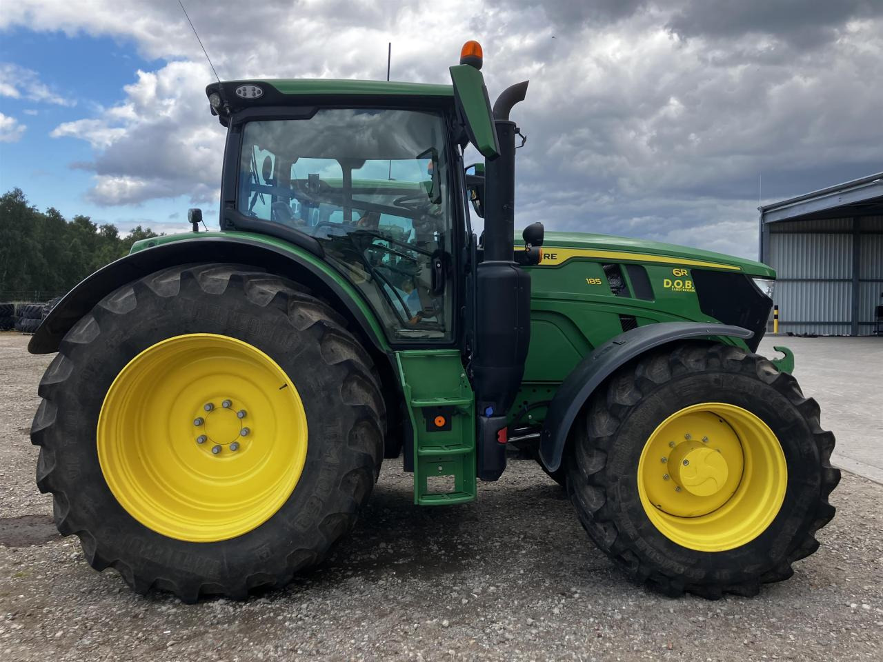 John Deere 6R 185 - Traktor: obrázek 2 John Deere 6R 185 - Traktor: obrázek 2