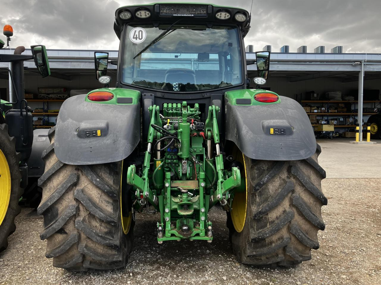 John Deere 6R 185 - Traktor: obrázek 5 John Deere 6R 185 - Traktor: obrázek 5